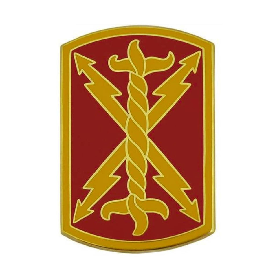 17th Field Artillery Brigade Combat Service Identification Badge featuring a red shield with a gold border, a central gold rope, and crossed gold lightning bolts forming an X.