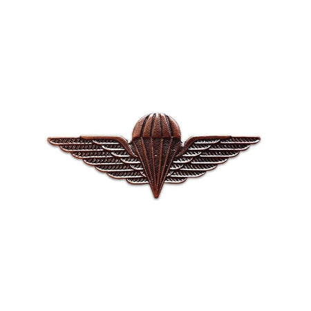 Irish Army Bronze Jump Wings - Parachutist Badge Ireland on a white background