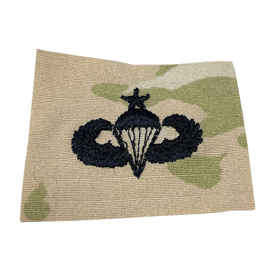 Army Senior Parachutist Badge OCP Sew-On Patch a black parachutist emblem on a white background